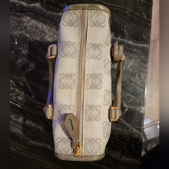 EUC Loewe Purse - Picture 2 of 6